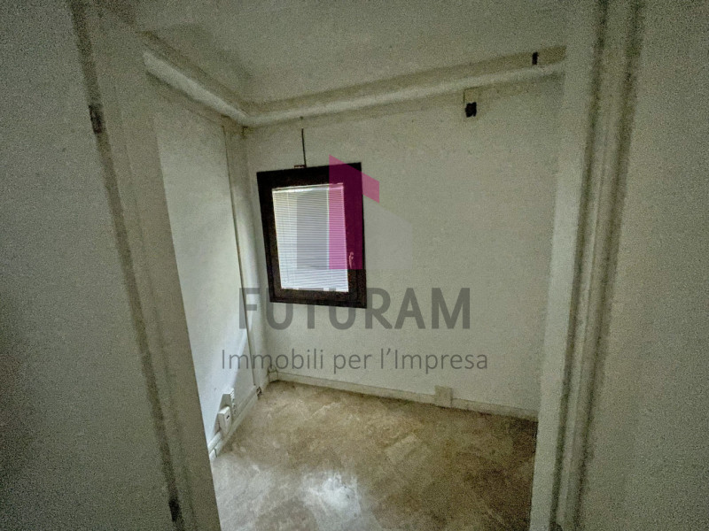 CAMISANO VICENTINO - 55FIL - PER INFO - 0444/310220

Sei alla ricerca di un negozio spazioso e lu...