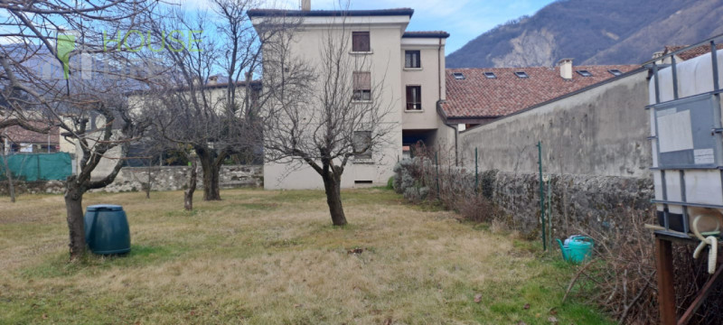SANTORSO: in zona residenziale TERRENO EDIFICABILE RESIDENZIALE di circa 700 mq, con indice di cu...