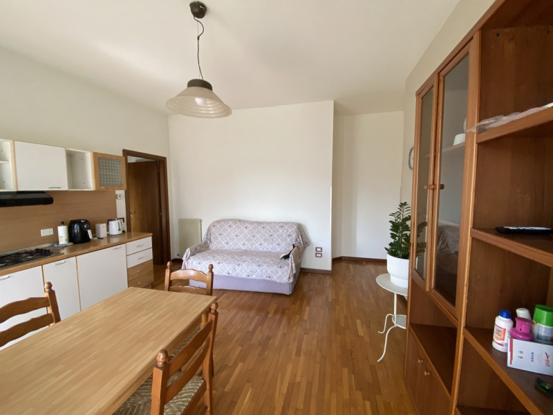 Luminoso Mini Appartamento con Terrazzo – Zona San Felice, Vicenza
Disponibile in affitto un acco...