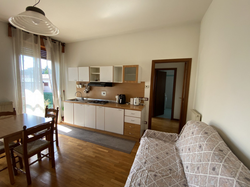Luminoso Mini Appartamento con Terrazzo – Zona San Felice, Vicenza
Disponibile in affitto un acco...