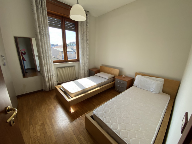 Luminoso Mini Appartamento con Terrazzo – Zona San Felice, Vicenza
Disponibile in affitto un acco...