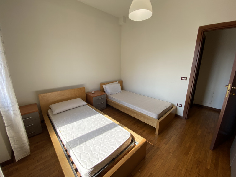 Luminoso Mini Appartamento con Terrazzo – Zona San Felice, Vicenza
Disponibile in affitto un acco...