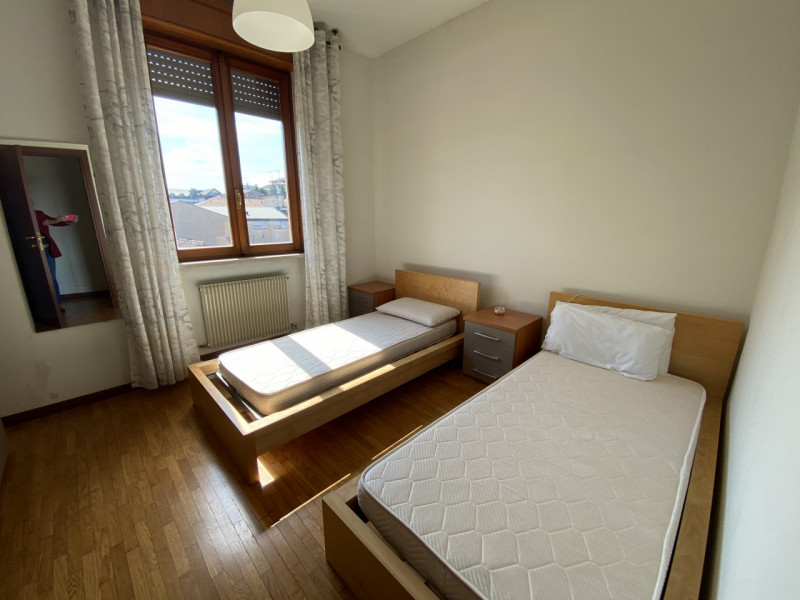 Luminoso Mini Appartamento con Terrazzo – Zona San Felice, Vicenza
Disponibile in affitto un acco...