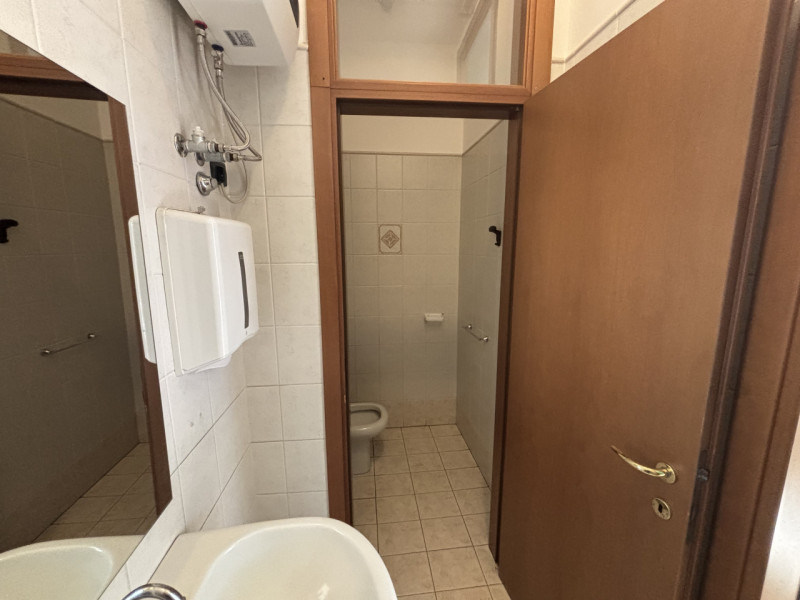 In una zona dinamica e ben servita di Sarmeola di Rubano, proponiamo un’interessante opportunità ...