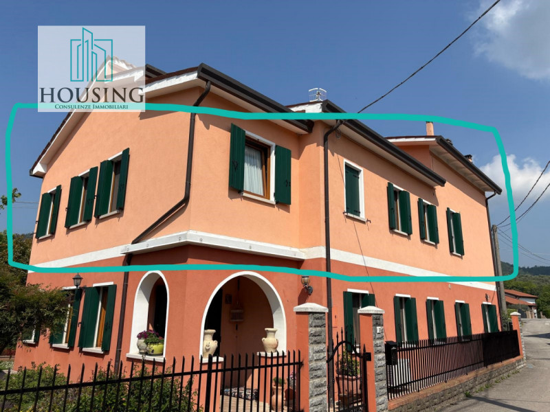 Nel Comune di Galzignano Terme, proponiamo in vendita una porzione di bifamiliare,  situata al pr...