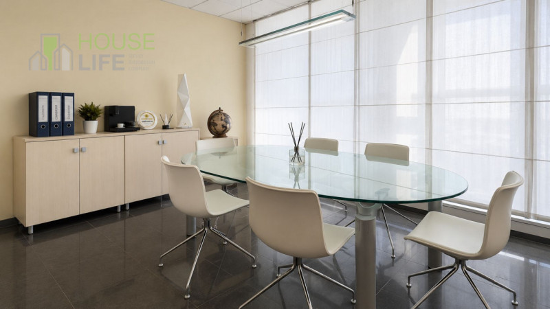 SCHIO – ZONA INDUSTRIALE/DIREZIONALE: proponiamo in locazione un elegante ufficio/studio completa...