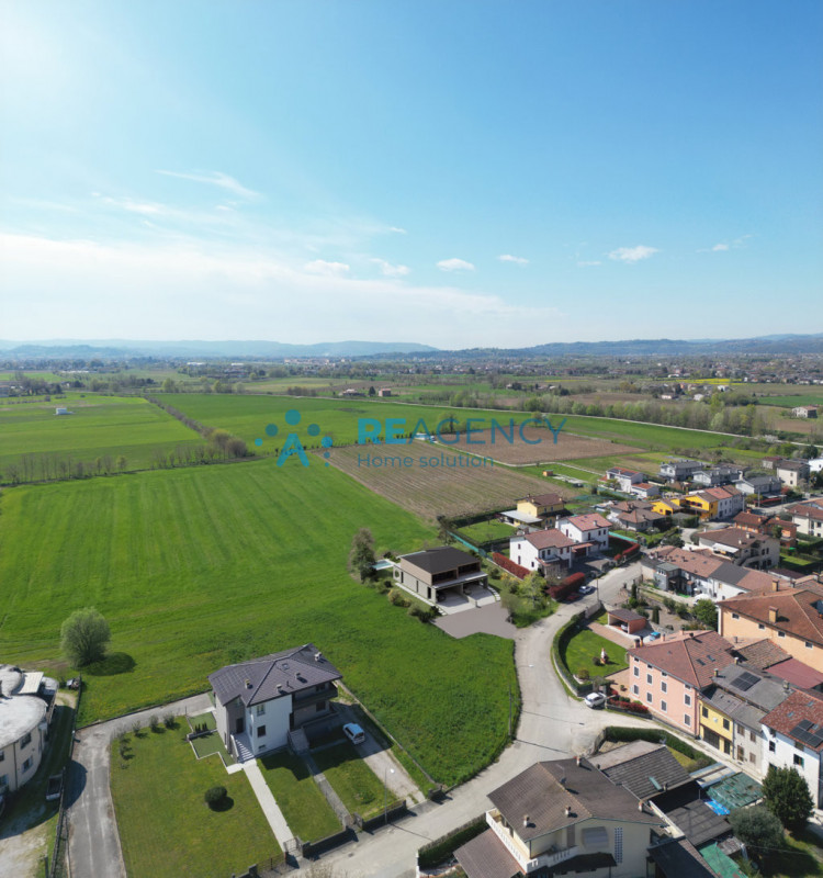 A Cresole, in Via Fornaci, nasce RESIDENZE FALGI: un’esclusiva realizzazione composta da sole 2 v...