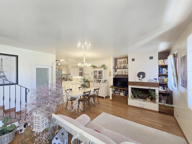 CARBONERA frazione Pezzan vendesi in complesso residenziale ampia villa a schiera di testa di 180...