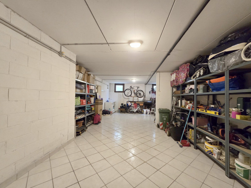 CARBONERA frazione Pezzan vendesi in complesso residenziale ampia villa a schiera di testa di 180...