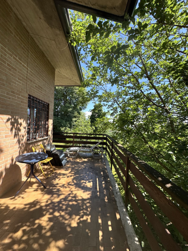 Villa singola con giardino e 7823 mq di bosco

Sogno Immobiliare Colceresa via Marconi 2 – 0424.1...