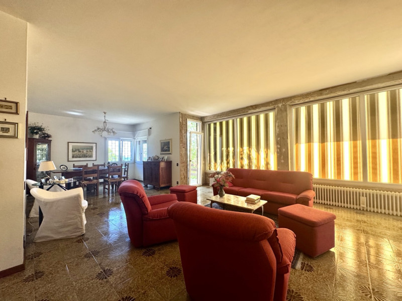 Villa singola con giardino e 7823 mq di bosco

Sogno Immobiliare Colceresa via Marconi 2 – 0424.1...