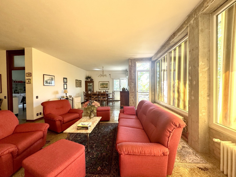 Villa singola con giardino e 7823 mq di bosco

Sogno Immobiliare Colceresa via Marconi 2 – 0424.1...