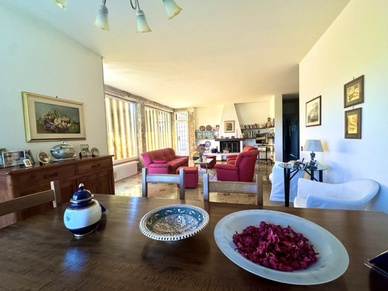 Villa singola con giardino e 7823 mq di bosco

Sogno Immobiliare Colceresa via Marconi 2 – 0424.1...