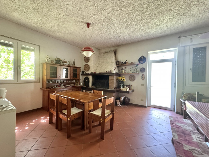 Villa singola con giardino e 7823 mq di bosco

Sogno Immobiliare Colceresa via Marconi 2 – 0424.1...
