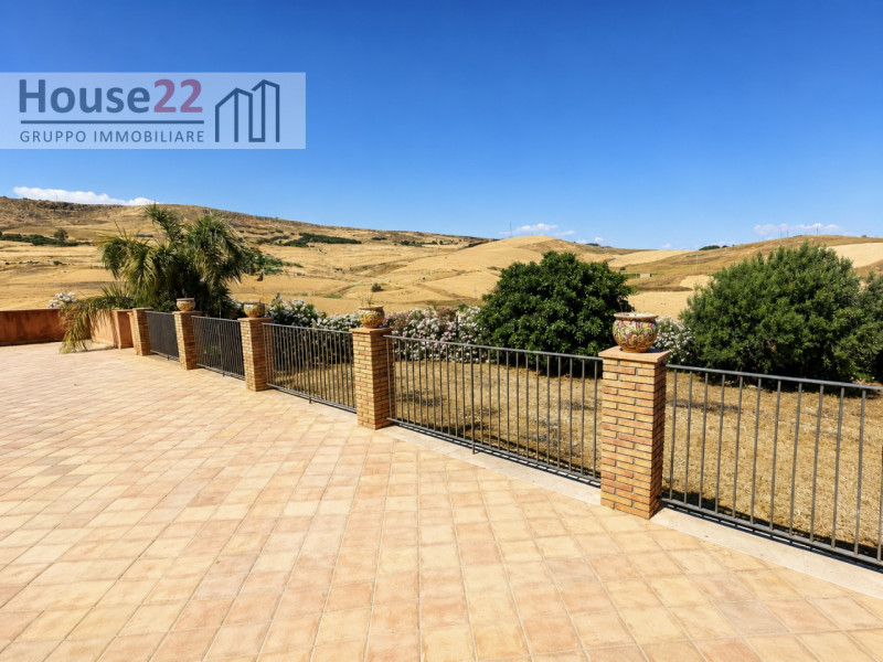 AGRIGENTO. Scopri l'incanto dell'Antico Podere, un agriturismo splendidamente ristrutturato situa...