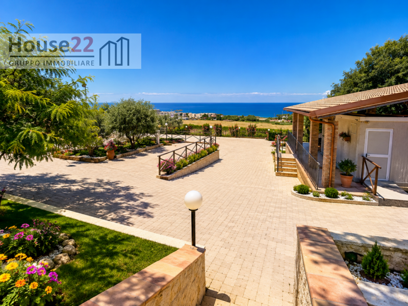 AGRIGENTO. Scopri l'incanto dell'Antico Podere, un agriturismo splendidamente ristrutturato situa...