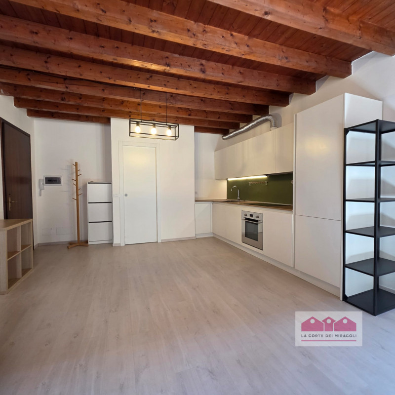SOLO CONTRATTO CON RESIDENZA - VICENZA CENTRO STORICO: IN POSIZIONE CENTRALISSIMA, ELEGANTE MINI ...
