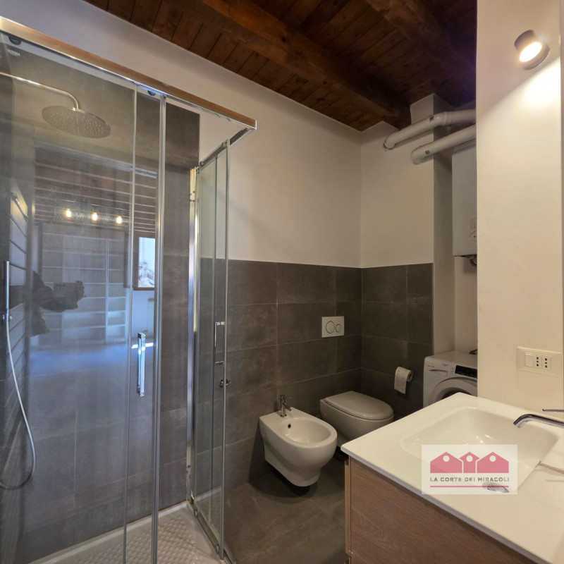 SOLO CONTRATTO CON RESIDENZA - VICENZA CENTRO STORICO: IN POSIZIONE CENTRALISSIMA, ELEGANTE MINI ...