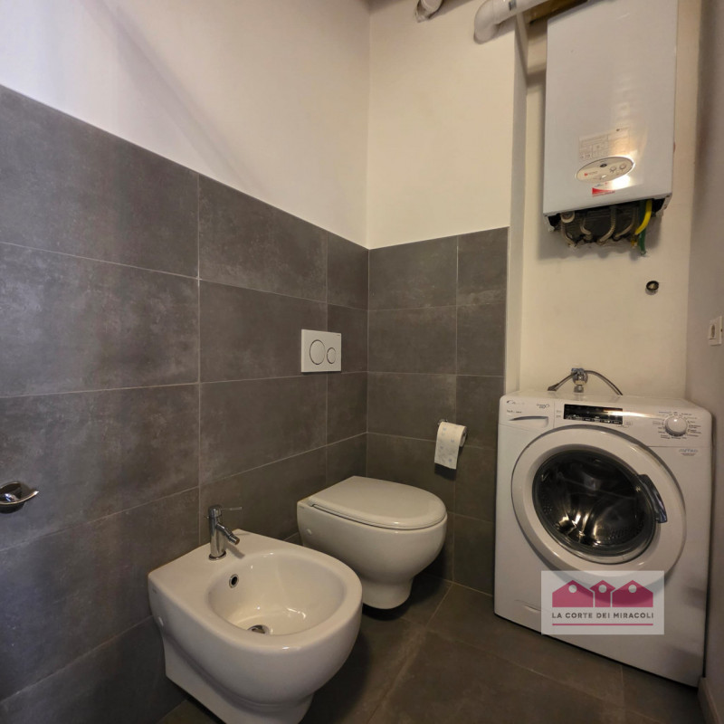 SOLO CONTRATTO CON RESIDENZA - VICENZA CENTRO STORICO: IN POSIZIONE CENTRALISSIMA, ELEGANTE MINI ...