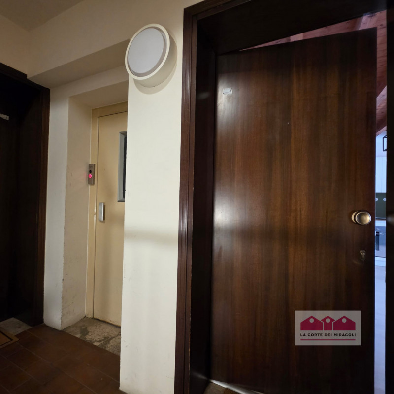 SOLO CONTRATTO CON RESIDENZA - VICENZA CENTRO STORICO: IN POSIZIONE CENTRALISSIMA, ELEGANTE MINI ...