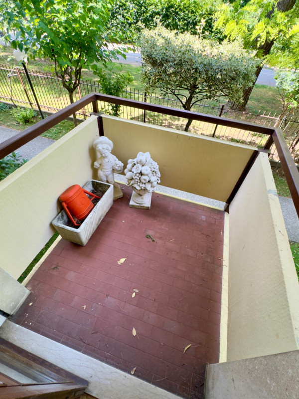 In contesto residenziale tranquillo e ben servito, proponiamo in affitto un posto letto all’inter...
