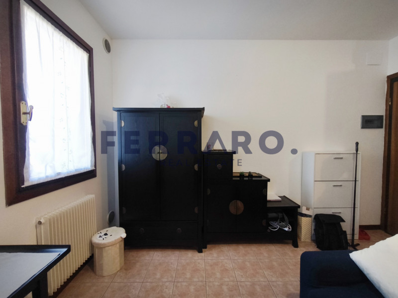 Carbonera, Mignagola. Codice YV3.

In una zona tranquilla e ben servita, poco distante dai serviz...