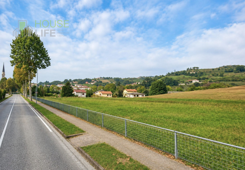 BREGANZE: in ottima posizione comoda al centro con splendida vista sulle colline, vendesi TERRENO...