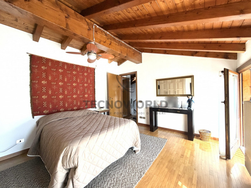 Nel centro storico di Malo, proponiamo in vendita una splendida casa a schiera porzione centrale,...