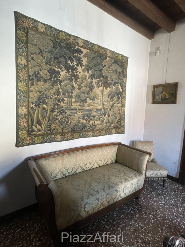 Piove di Sacco, proponiamo in vendita Storica Villa Veneta con ingresso da un viale alberato il q...