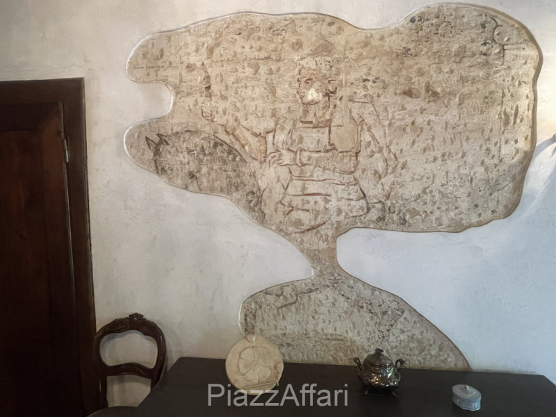 Piove di Sacco, proponiamo in vendita Storica Villa Veneta con ingresso da un viale alberato il q...