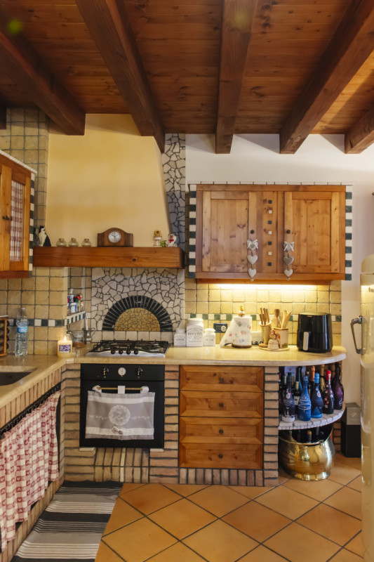 Scopri questo affascinante appartamento bilocale situato nella tranquilla e verdeggiante zona di ...