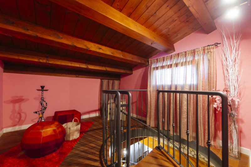 Scopri questo affascinante appartamento bilocale situato nella tranquilla e verdeggiante zona di ...