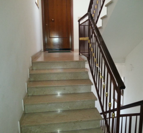 Rif. A.A.584-14

Vendita all'asta - appartamento al 1° piano con garage in data 09 luglio 2026

D...