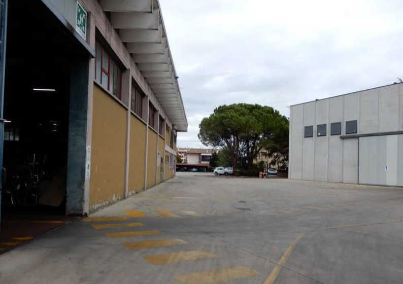 Rif. A.A.46-25

Vendita all'asta - capannone industriale con accessori in data 09 luglio 2026

De...