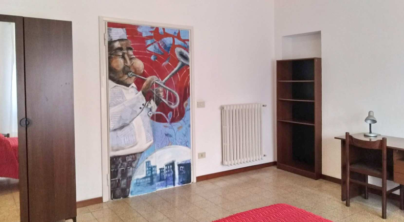 Appartamento luminoso e ben distribuito, composto da 2 camere da letto, studio, bagno, soggiorno,...