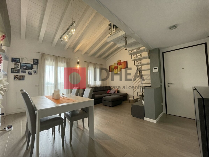 RONCADE:SAN CIPRIANO

A Roncade, in tranquilla area residenziale della zona di San Cipriano, l'ag...
