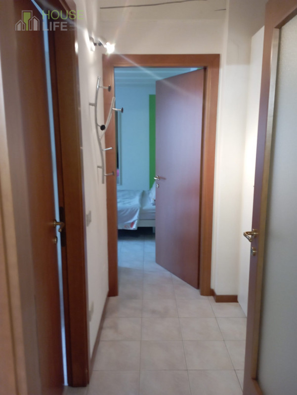 MALO: In zona centrale comoda a tutti i principali servizi, MINI APPARTAMENTO LOCATO al piano pri...