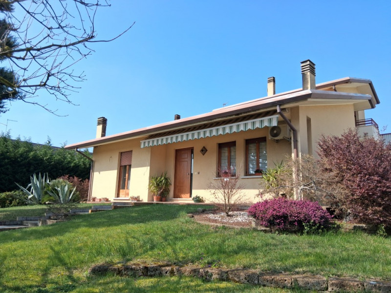 Acquistare una casa singola ad Orgiano significa scegliere tranquillità, spazio e qualità della v...