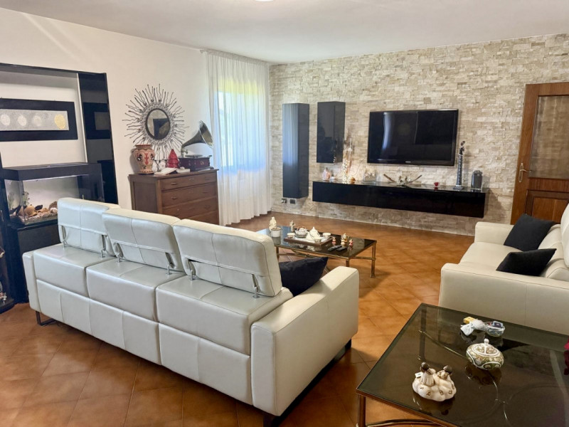 (Per INFO Roberto 3453195338) Musano di Trevignano, proponiamo in vendita Villa singola con ampio...