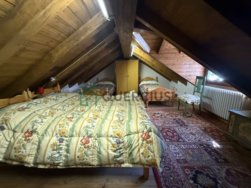 In bellissima zona residenziale, immersa nel verde, proponiamo in vendita meravigliosa villa sing...