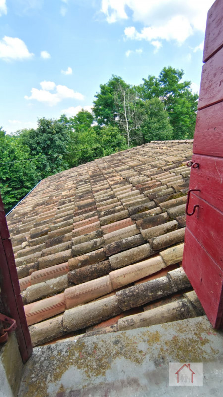 Casale singolo da ristrutturare in vendita nel Comune di Giavera del Montello, nella suggestiva z...