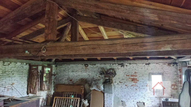 Casale singolo da ristrutturare in vendita nel Comune di Giavera del Montello, nella suggestiva z...