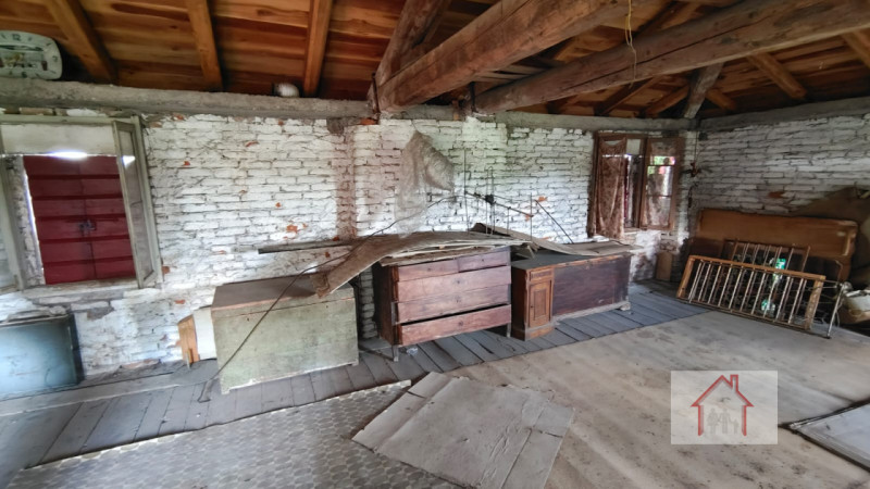 Casale singolo da ristrutturare in vendita nel Comune di Giavera del Montello, nella suggestiva z...