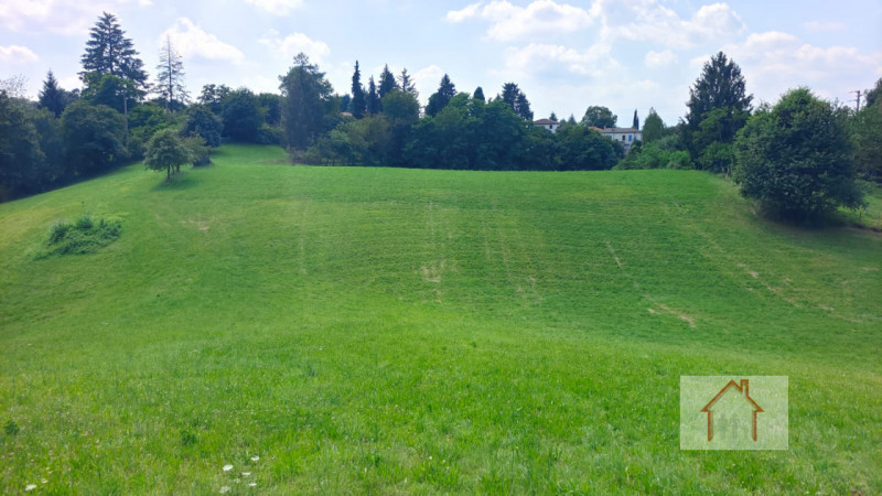 Casale singolo da ristrutturare in vendita nel Comune di Giavera del Montello, nella suggestiva z...