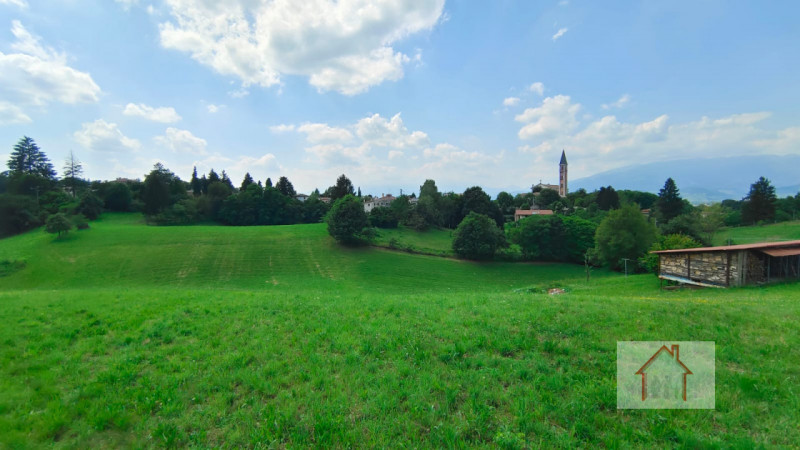 Casale singolo da ristrutturare in vendita nel Comune di Giavera del Montello, nella suggestiva z...