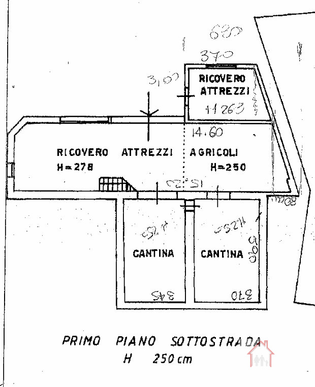 Casale singolo da ristrutturare in vendita nel Comune di Giavera del Montello, nella suggestiva z...