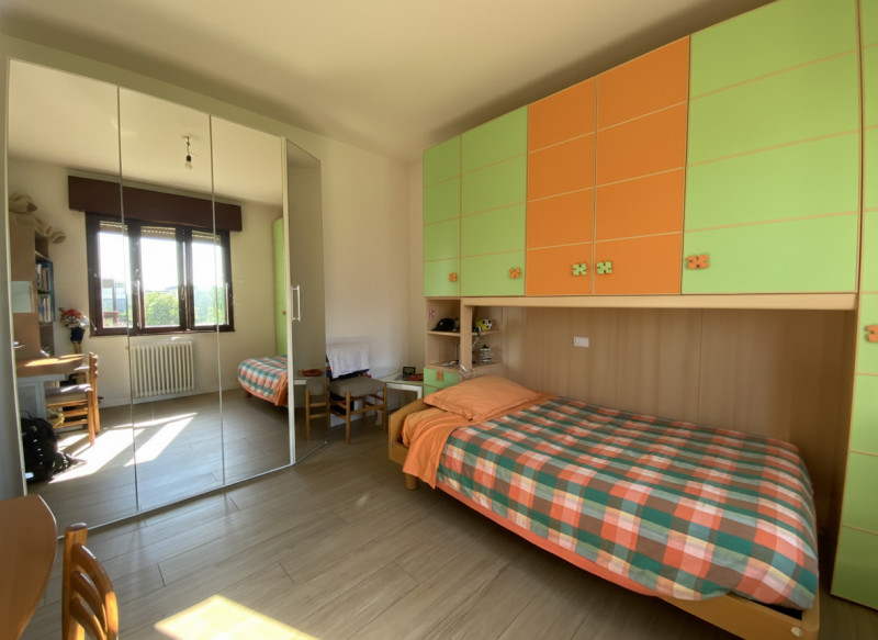 Proponiamo in vendita una splendida casa singola di circa 230 mq completamente ristrutturata, sit...