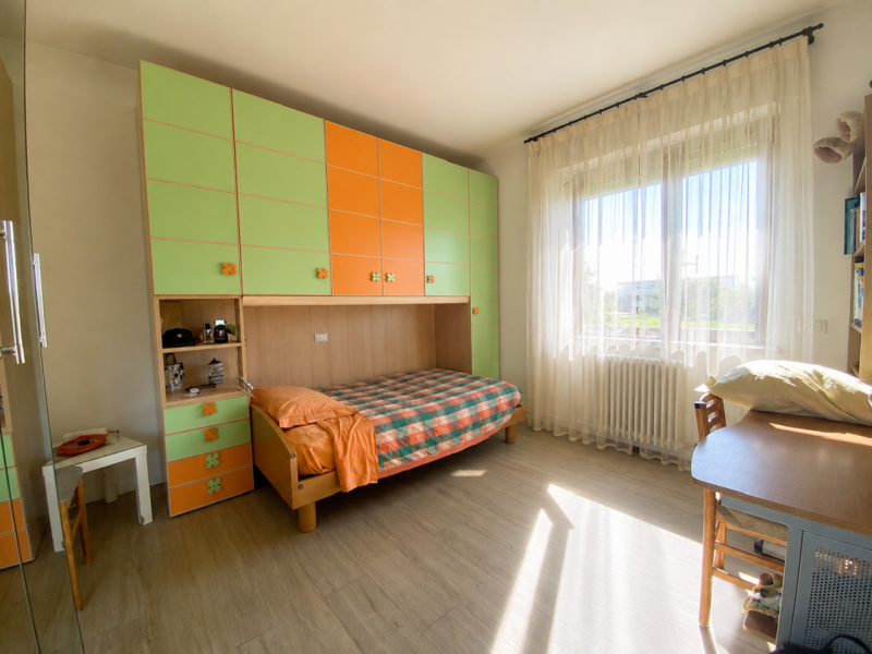 Proponiamo in vendita una splendida casa singola di circa 230 mq completamente ristrutturata, sit...