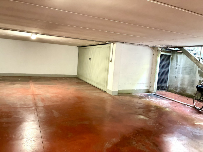 (Per info Monica 3482688677) Proponiamo in affitto un raro e spazioso garage doppio situato nella...