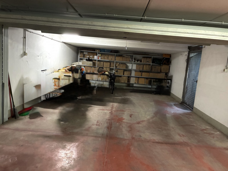 (Per info Monica 3482688677) Proponiamo in affitto un raro e spazioso garage doppio situato nella...